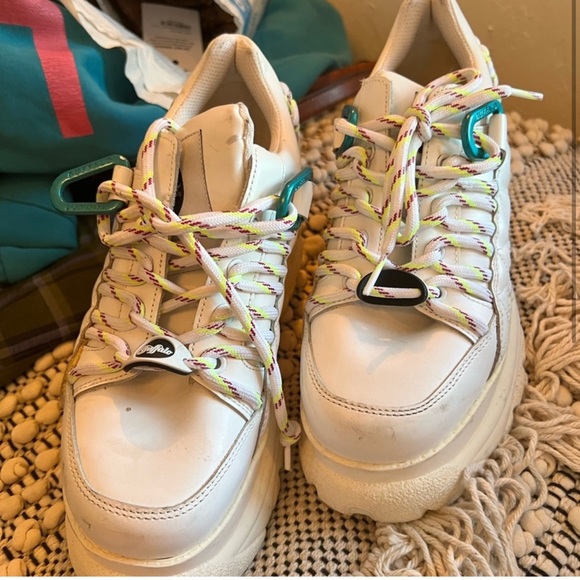 Buffalo London white platform sneakers size 7 - Picture 6 of 6